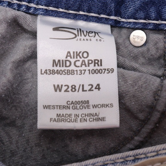 Silver Jeans Womens Size 28/24 Aiko Mid Rise Capri Distress Light Wash - Picture 4 of 11